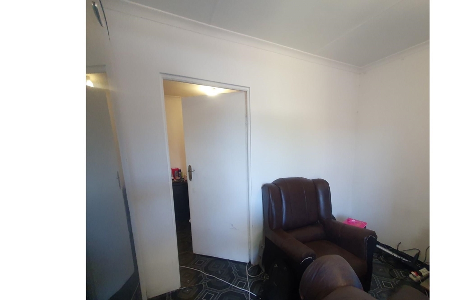 7 Bedroom Property for Sale in Delft South Western Cape